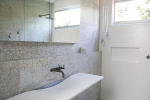 INSIDESIGN bathroom design ensuite with Omvivo washplane